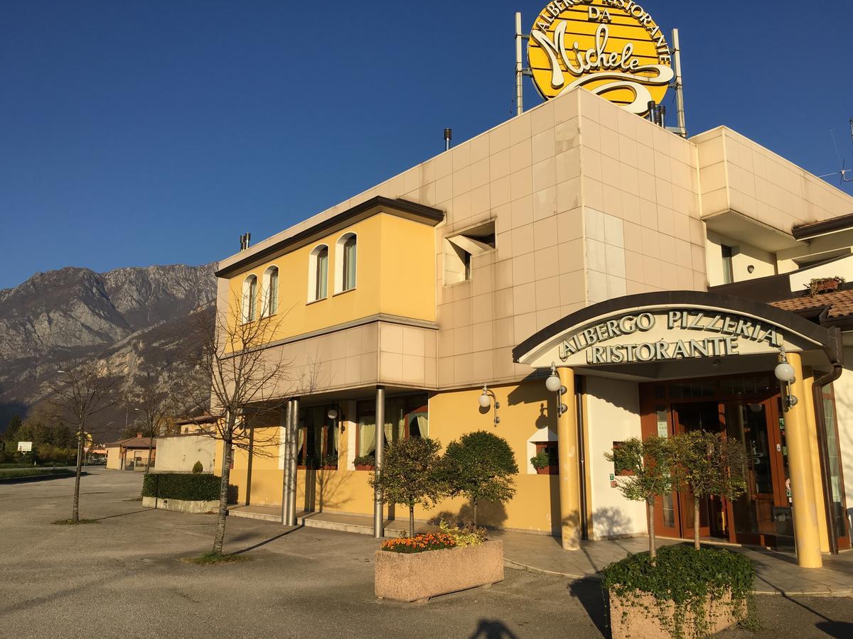 Albergo Ristorante Pizzeria Da Michele Venzone Eksteriør billede